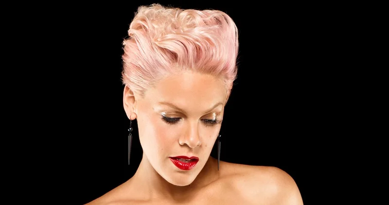 Pink Pineapple: Benny Blanco's Viral Sweet Sensation (Discussion Explodes)